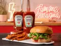 Burger, patatine dolci e due bottiglie di Heinz, una Zero e una classica. Perfetto per soddisfare la fame da mamma in gravidanza.